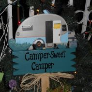 /HenwithaHammer Yard Sign 95.4 - Vintage Camper Sweet Camper