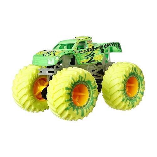  Hot Wheels Monster Trucks Glow in The Dark Multipack with 10 Toy Vehicles: 5 Monster Trucks & 5 1:64 Scale Cars, Collectible Toy for Kids Ages 4 to 8 Years Old, Medium