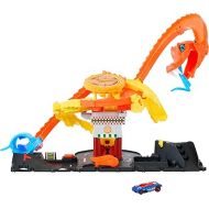 Hot Wheels City Toy Car Track Set, Pizza Slam Cobra Attack Playset, Snake Tail Spiral Track with Randomizer, 1 Vehicle in 1:64 Scale