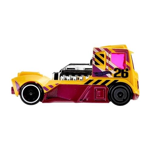  Hot Wheels 10-Pack, Set of 10 Toy Trucks in 1:64 Scale, Mix of Officially Licensed & Unlicensed Pick-Ups, Rescue or Semi Trucks (Styles May Vary)