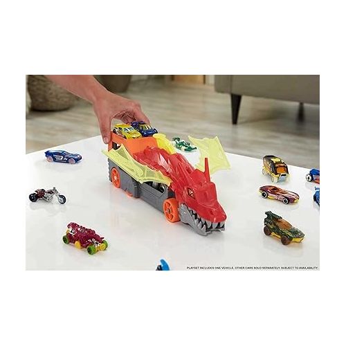  Hot Wheels City Toy Car Track Set, Dragon Launch Transporter & 1:64 Scale Car, Launch Vehicles from Creature's Mouth, Stores up to 5 Vehicles