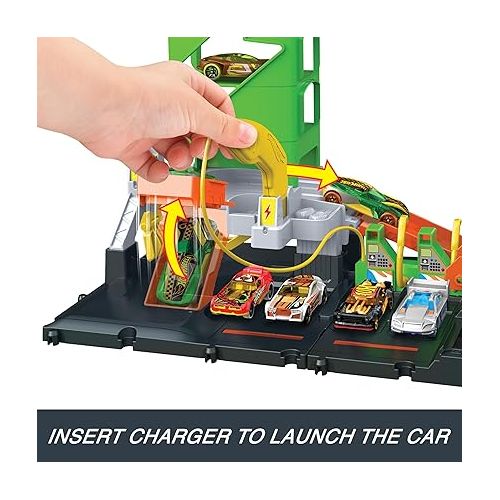  Hot Wheels City Toy Car Track Set, Super Recharge Fuel Station Playset with EV Chargers & 1:64 Scale Toy Vehicle