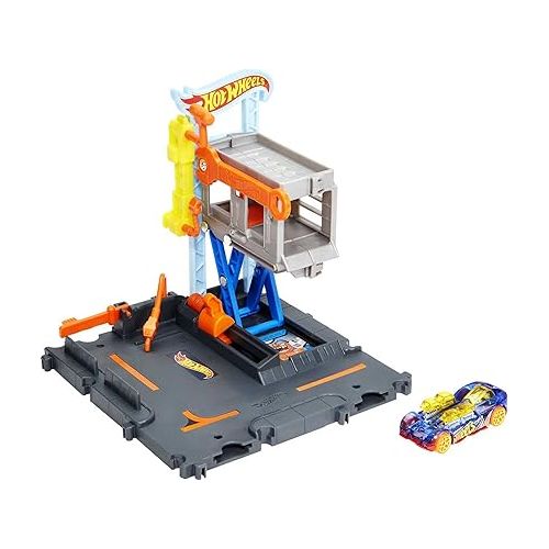  Hot Wheels City Toy Car Track Set Downtown Repair Station Playset with 1:64 Scale Vehicle, Working Lift & Launcher