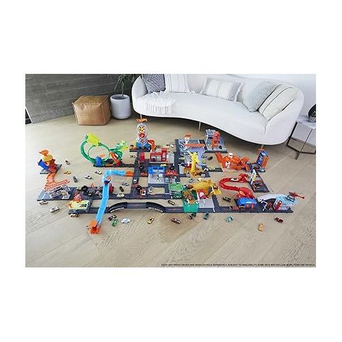  Hot Wheels City Toy Car Track Set Downtown Repair Station Playset with 1:64 Scale Vehicle, Working Lift & Launcher