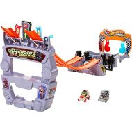 Hot Wheels Star Wars RacerVerse Toy Car Track Set & 2 Die-Cast Racers Inspired by Star Wars: Grogu and The Mandalorian
