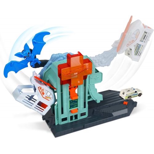 마텔 Hot Wheels Creature Attack Playsets, Bat Hospital