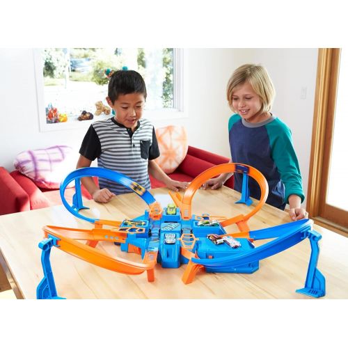  Hot Wheels Criss Cross Crash Track Set [Amazon Exclusive]