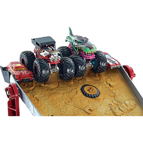 마텔 Hot Wheels Monster Trucks Downhill Race & Go Playset