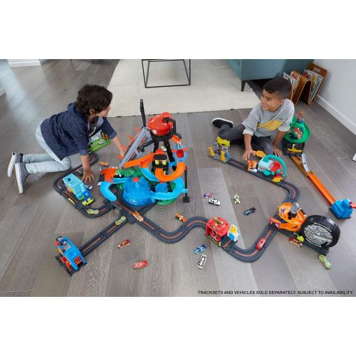  Hot Wheels Color Shifters Sharkport Showdown Trackset (Amazon Exclusive)