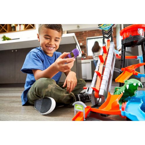  Hot Wheels Color Shifters Sharkport Showdown Trackset (Amazon Exclusive)