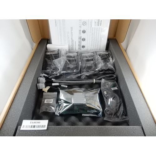  IBM x3650 M4 Plus 8 2.5-Inch HS HDD Assembly Kit with Expander (69Y5319)