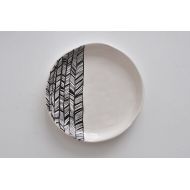 /Ignataceramics BW white ceramic plate with black abstract ornament abstract native indian pattern contemporary minimalism style black and white