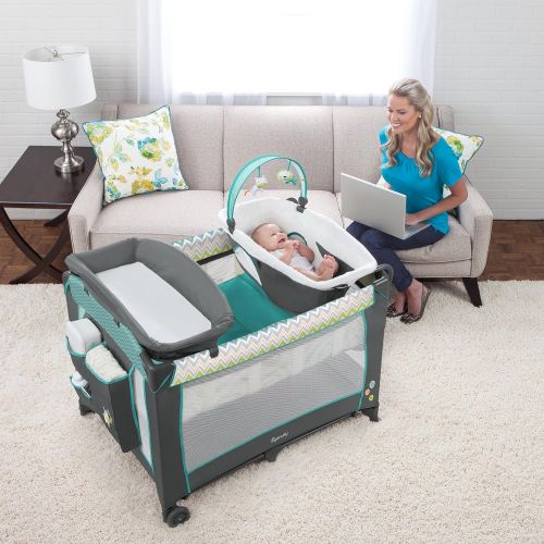 인제뉴어티 Ingenuity Smart and Simple Packable Portable Playard with Changing Table - Moreland