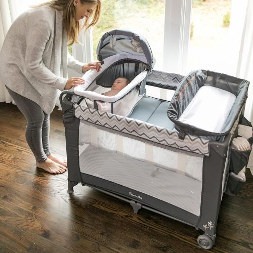 인제뉴어티 Ingenuity Smart and Simple Packable Portable Playard with Changing Table - Moreland