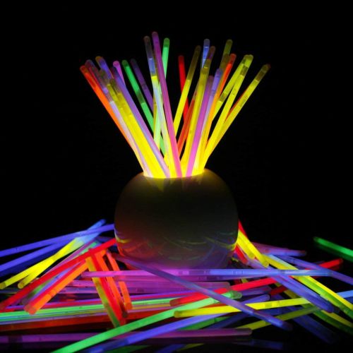  Instecho instecho glow Glow Stick, (300 Pcs Total) 5 Color & Connectors For Bracelets Necklaces, Toys Light Up In The Dark Stick for Party Birthday Halloween Gift, Colorful, 300-PCS