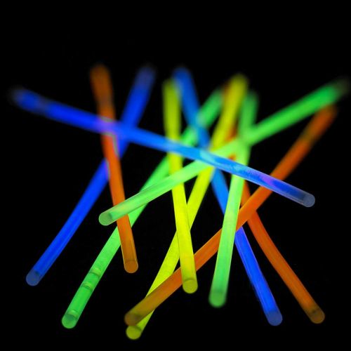  Instecho instecho glow Glow Stick, (300 Pcs Total) 5 Color & Connectors For Bracelets Necklaces, Toys Light Up In The Dark Stick for Party Birthday Halloween Gift, Colorful, 300-PCS