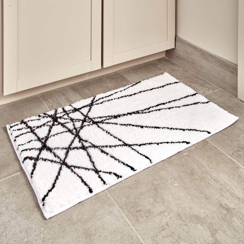  InterDesign Abstract Bath Mat, Machine Washable Microfiber Accent Rug for Bathroom, Kitchen, Bedroom, Office, Kids Room 34 x 21 Black and White