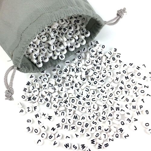  [아마존베스트]JPSOR 600pcs 4x7mm Acrylic White Round Letter Beads for Bracelets and Jewelry Making,with Thread & Pouch (A)