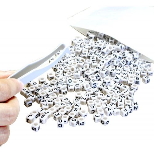  [아마존베스트]JPSOR 600pcs Beads Letter Beads Mixed White Acrylic Plastic Beads Alphabet Beads for Jewellery Making A-z Cube Beads Size 6x6mm or 1/4 for Bracelets, Necklaces, Key Chains and Jewe