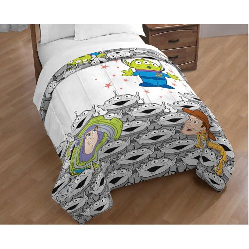  Jay Franco Disney Pixar Toy Story Green Man Twin Comforter - Super Soft Kids Reversible Bedding features Buzz Lightyear and Woody - Fade Resistant Polyester Microfiber Fill (Official Disney P
