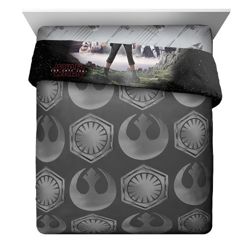  Jay Franco Star Wars Ep 8 Epic Poster Full/Queen Comforter - Reversible Bedding features Rey, Finn, Poe, Kylo Ren, Luke Skywalker, Leia, BB-8, C3-PO, R2-D2 & Chewbacca (Offical Star Wars Prod