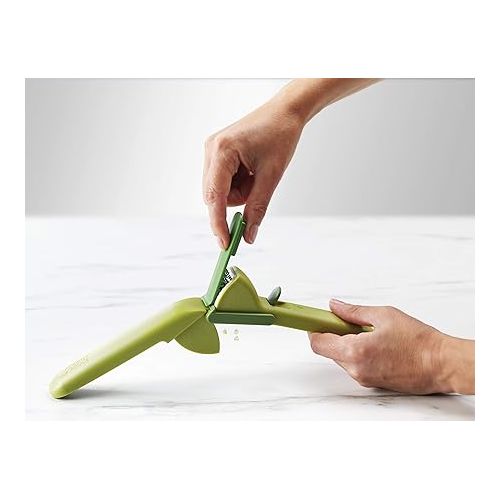조셉조셉 Joseph Joseph CleanForce Garlic Press - Garlic Mincer with Trigger-Operated Wiper Blade & Handy Cleaning Tool, Green