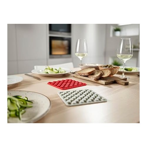 조셉조셉 Joseph Joseph Duo Spot-On Set of 2 Silicone Trivets, Grey/Red