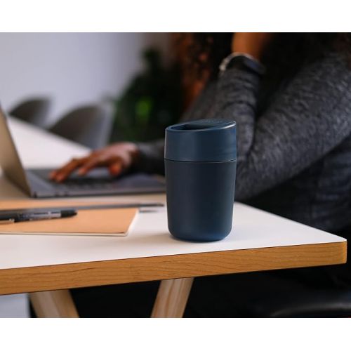 조셉조셉 Joseph Joseph Sipp™ Travel Coffee Mug with Flip-top Cap - 340 ml (12 fl. oz) - Blue
