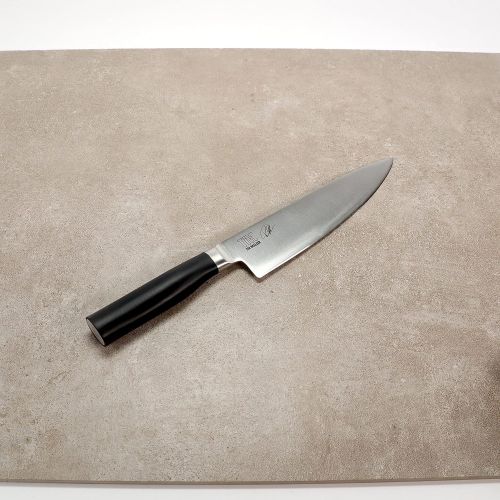  KAI/Palatina Werkstatt Kai Shun Tim Maelzer Geschenkset TMK-0706 Kochmesser 20 cm, ultrascharfes Japan Messer + massives Kai-Schneidebrett, 33x22 cm, (Eiche) +Poliertuch