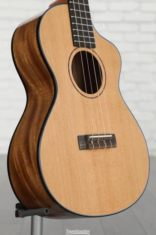 Kala Solid Cedar Top Metropolitan Baritone Ukulele - Natural