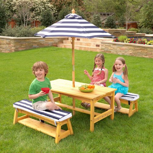 키드크래프트 KidKraft Outdoor Table & Bench Set with Cushions & Umbrella - Navy & White Stripes