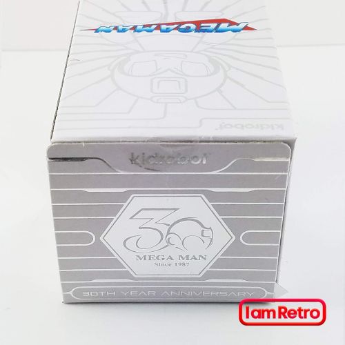 키드로봇 Kidrobot Mega Man 3 Chrome Silver Mini Figure 30th Anniversary NYCC