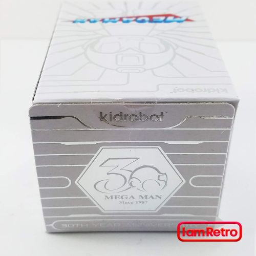 키드로봇 Kidrobot Mega Man 3 Chrome Silver Mini Figure 30th Anniversary NYCC