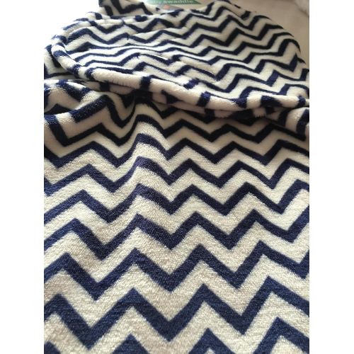  KissBaby BabyKiss Super Soft Blue and White Geo Design Swaddle Blanket