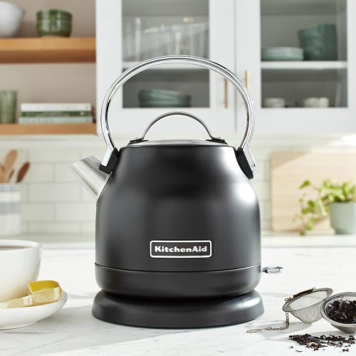 키친에이드 KitchenAid 1.25-Liter Electric Kettle, Black Matte