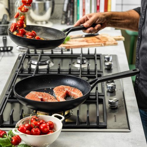 키친에이드 KitchenAid Classic Frying Pan, Non Stick Aluminium Pan with Stay-Cool Handle - Induction and Oven Safe Cookware - 24 cm