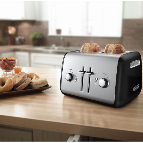 키친에이드 KitchenAid 4-Slice Toaster with Manual High-Lift Lever - KMT4115