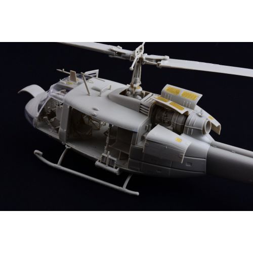  Kitty Hawk KH80154 1:48 UH-1D Huey (MODEL BUILDING KIT)