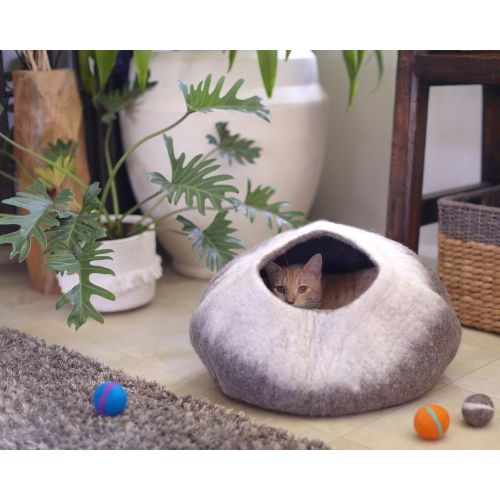  Kittycentric Cozy Cat Cave Bed- Handmade 100% Felted Wool