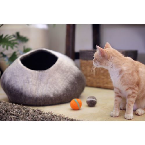  Kittycentric Cozy Cat Cave Bed- Handmade 100% Felted Wool