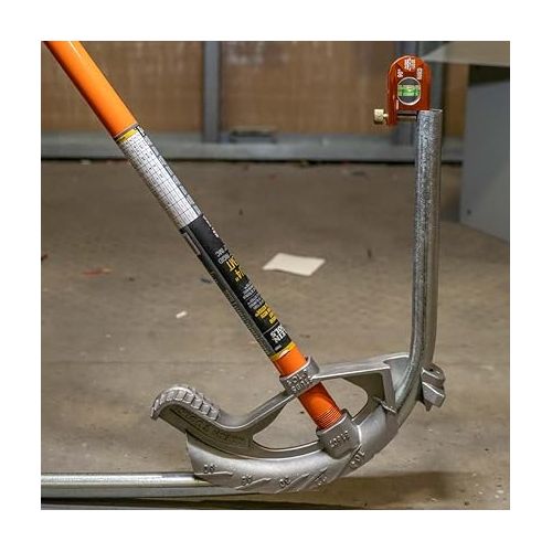  Klein Tools 935AB1V No-Dog Level, 2.5-Inch Conduit Bending Level, 1 Vial, ACCU-BEND Level Eliminates Dog-Legs in Offsets and Saddle Bends