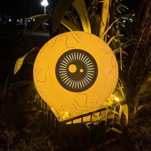  할로윈 용품Ksruee Halloween Inflatable Eyeballs Decoration, Glowing Eyeballs with Remote Control, About 16 Inches LED Colorful Changes Outdoor Garden Decoration Holiday Decoration