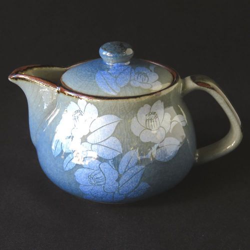  Kutani Yaki(ware) Japanese Teapot Silver Leaf (with tea strainer)