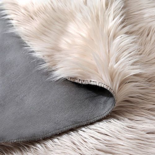  LEEVAN Super Soft Faux Fur Sheepskin Rug Shaggy Rug Round Area Rugs Floor Mat Home Decorator Carpets Kids Play Rug Black,3ft Diameter