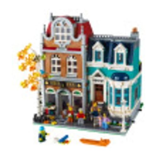  LEGO Creator Expert Bookshop 10270 Modular Building, Home Decor Display Set for Collectors, Advanced Collection, Gift Idea for 16 plus Year Olds