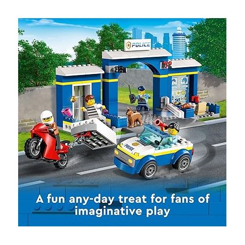  LEGO City Police Station Chase 60370, Playset with Car Toy and Motorbike, Breakout Jail, 4 Minifigures and Dog Figure, Toys for Kids 4 Plus Years Old