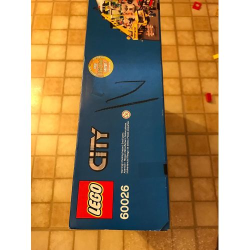  LEGO City Set #60026 Town Square