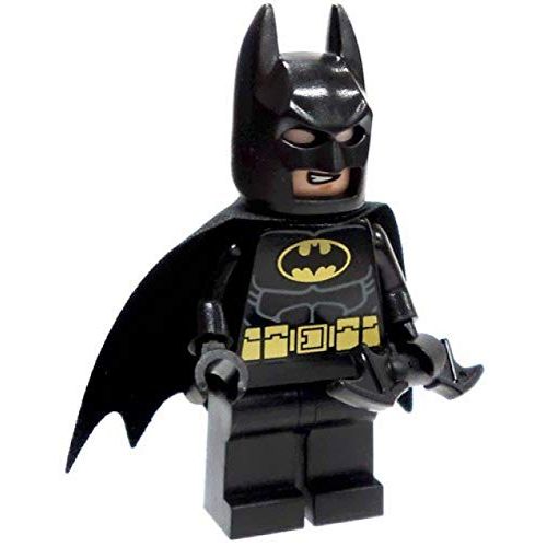  LEGO Super Heroes DC Universe Black Batman Minifigure with Batarang (Traditional Head)