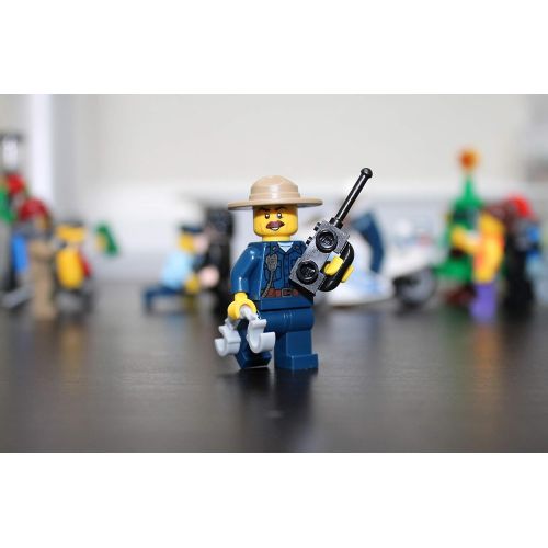  LEGO City Mountain Police Minifigure - Police Chief (with Handcuffs and Radio) 60174