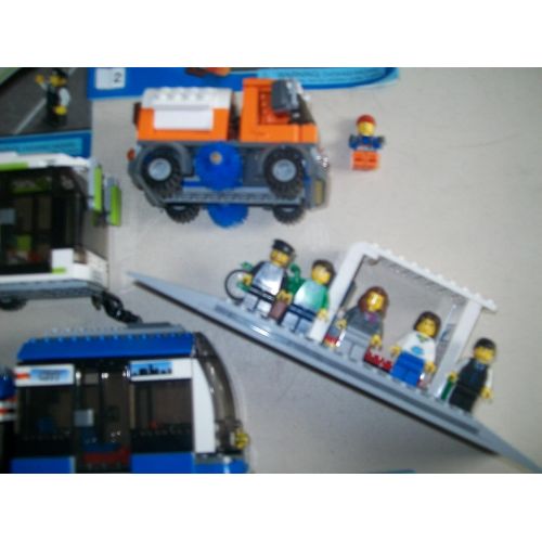  LEGO Public Transport Station (8404)